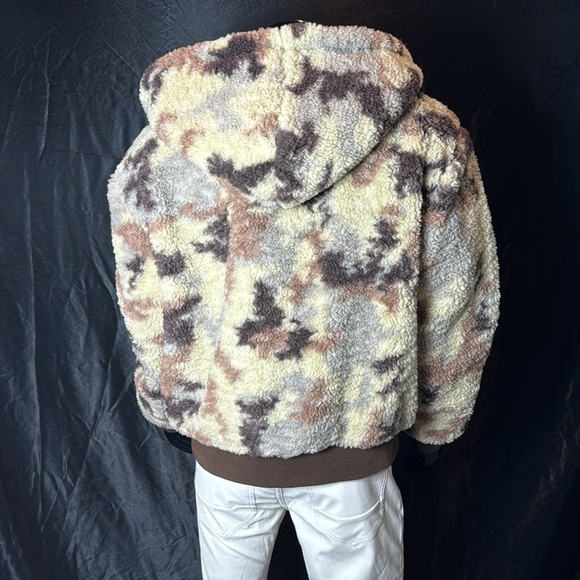 Mens Sherpa Camo Hooded Jacket - Picture 6 of 8
